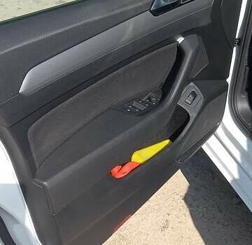 Білий Фольксваген Пассат, об'ємом двигуна 1.6 л та пробігом 192 тис. км за 18200 $, фото 8 на Automoto.ua