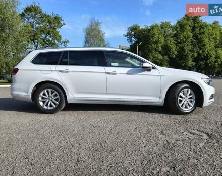 Белый Фольксваген Пассат, объемом двигателя 1.6 л и пробегом 218 тыс. км за 14950 $, фото 3 на Automoto.ua