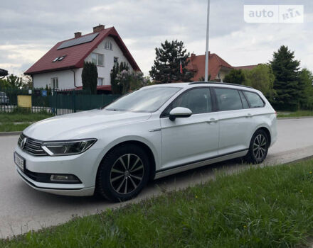 Белый Фольксваген Пассат, объемом двигателя 1.6 л и пробегом 274 тыс. км за 13399 $, фото 6 на Automoto.ua