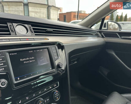 Белый Фольксваген Пассат, объемом двигателя 2 л и пробегом 260 тыс. км за 18250 $, фото 24 на Automoto.ua