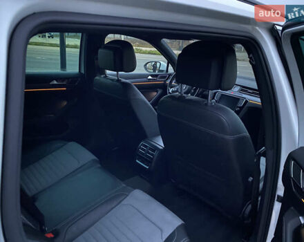 Білий Фольксваген Пассат, об'ємом двигуна 1.97 л та пробігом 243 тис. км за 17500 $, фото 16 на Automoto.ua