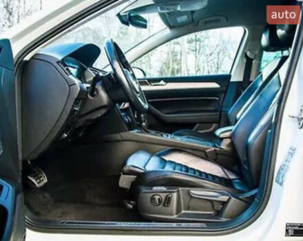 Фольксваген Пассат 2017 в Днепре (Днепропетровске) на Automoto.ua Белый Фольксваген Пассат, объемом двигателя 1.97 л и пробегом 250 тыс. км за 19300 $, фото 34 на Automoto.ua