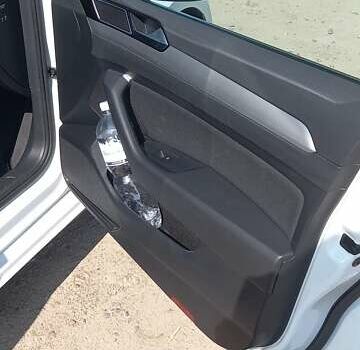 Білий Фольксваген Пассат, об'ємом двигуна 1.6 л та пробігом 192 тис. км за 18200 $, фото 12 на Automoto.ua