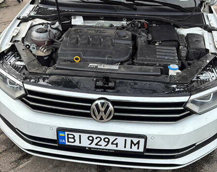 Белый Фольксваген Пассат, объемом двигателя 2 л и пробегом 198 тыс. км за 13400 $, фото 3 на Automoto.ua