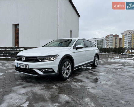 Белый Фольксваген Пассат, объемом двигателя 1.97 л и пробегом 267 тыс. км за 19500 $, фото 1 на Automoto.ua