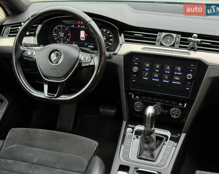 Белый Фольксваген Пассат, объемом двигателя 1.6 л и пробегом 262 тыс. км за 16000 $, фото 20 на Automoto.ua