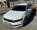 Белый Фольксваген Пассат, объемом двигателя 2 л и пробегом 295 тыс. км за 15000 $, фото 2 на Automoto.ua