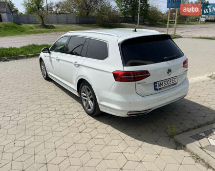 Белый Фольксваген Пассат, объемом двигателя 2 л и пробегом 299 тыс. км за 15500 $, фото 6 на Automoto.ua