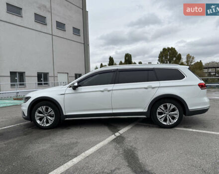 Белый Фольксваген Пассат, объемом двигателя 1.97 л и пробегом 219 тыс. км за 20000 $, фото 12 на Automoto.ua