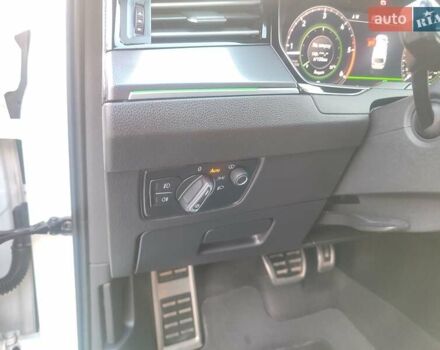 Белый Фольксваген Пассат, объемом двигателя 1.97 л и пробегом 230 тыс. км за 20800 $, фото 27 на Automoto.ua