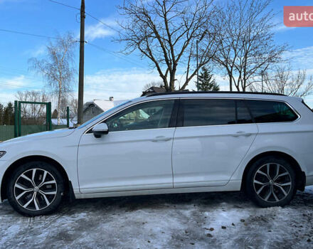 Белый Фольксваген Пассат, объемом двигателя 1.98 л и пробегом 272 тыс. км за 16200 $, фото 3 на Automoto.ua