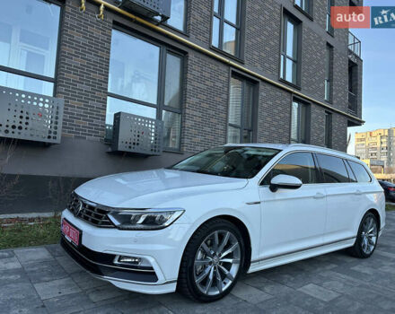 Белый Фольксваген Пассат, объемом двигателя 2 л и пробегом 260 тыс. км за 18250 $, фото 1 на Automoto.ua