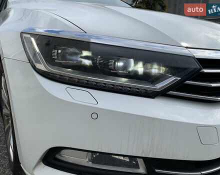 Белый Фольксваген Пассат, объемом двигателя 1.97 л и пробегом 230 тыс. км за 14500 $, фото 10 на Automoto.ua