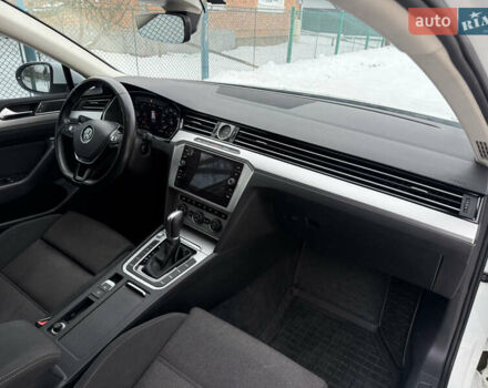 Белый Фольксваген Пассат, объемом двигателя 2 л и пробегом 345 тыс. км за 13900 $, фото 28 на Automoto.ua