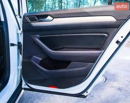 Фольксваген Пассат 2017 в Днепре (Днепропетровске) на Automoto.ua Белый Фольксваген Пассат, объемом двигателя 1.97 л и пробегом 250 тыс. км за 19300 $, фото 1 на Automoto.ua