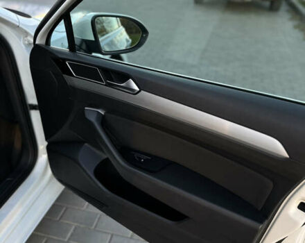 Белый Фольксваген Пассат, объемом двигателя 1.97 л и пробегом 290 тыс. км за 15799 $, фото 17 на Automoto.ua