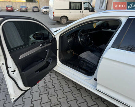 Белый Фольксваген Пассат, объемом двигателя 1.97 л и пробегом 289 тыс. км за 16800 $, фото 37 на Automoto.ua