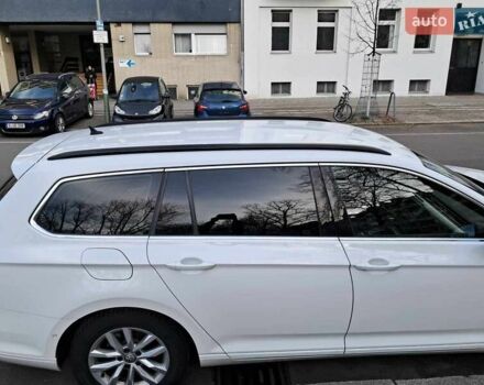 Білий Фольксваген Пассат, об'ємом двигуна 1.6 л та пробігом 237 тис. км за 15600 $, фото 9 на Automoto.ua