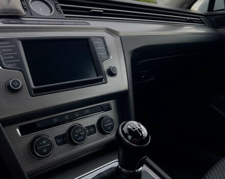 Белый Фольксваген Пассат, объемом двигателя 1.6 л и пробегом 274 тыс. км за 13399 $, фото 14 на Automoto.ua