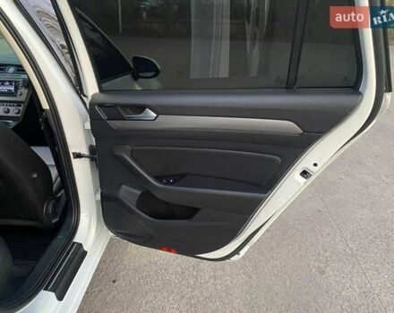 Білий Фольксваген Пассат, об'ємом двигуна 1.97 л та пробігом 380 тис. км за 12350 $, фото 19 на Automoto.ua