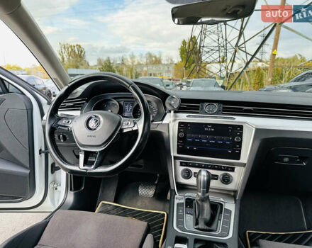 Белый Фольксваген Пассат, объемом двигателя 1.97 л и пробегом 197 тыс. км за 14800 $, фото 19 на Automoto.ua