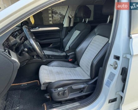 Белый Фольксваген Пассат, объемом двигателя 1.97 л и пробегом 289 тыс. км за 16800 $, фото 35 на Automoto.ua