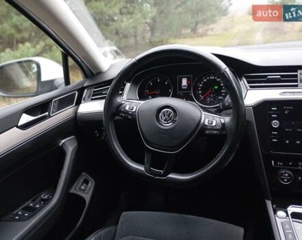 Білий Фольксваген Пассат, об'ємом двигуна 1.97 л та пробігом 195 тис. км за 18500 $, фото 23 на Automoto.ua