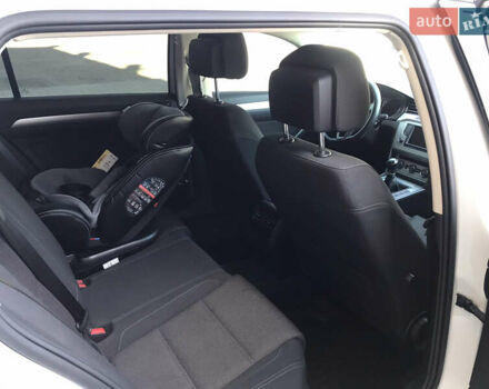 Белый Фольксваген Пассат, объемом двигателя 2 л и пробегом 270 тыс. км за 14500 $, фото 13 на Automoto.ua