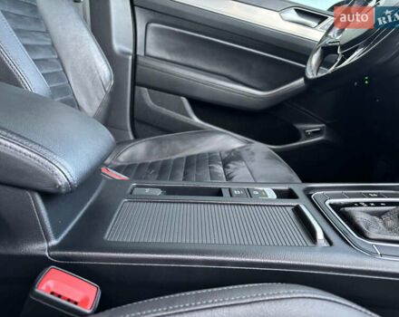 Белый Фольксваген Пассат, объемом двигателя 1.97 л и пробегом 269 тыс. км за 17890 $, фото 102 на Automoto.ua