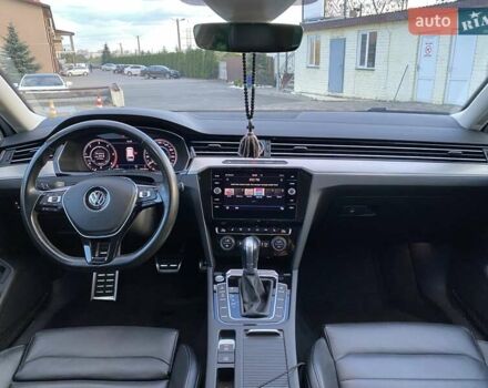 Белый Фольксваген Пассат, объемом двигателя 1.98 л и пробегом 270 тыс. км за 18500 $, фото 3 на Automoto.ua