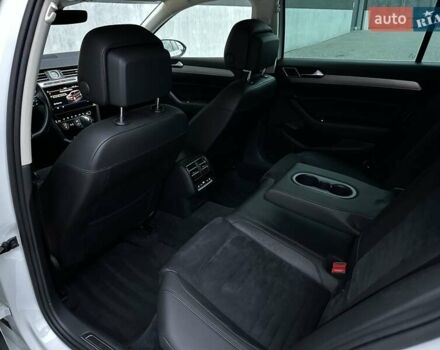 Білий Фольксваген Пассат, об'ємом двигуна 1.97 л та пробігом 239 тис. км за 19500 $, фото 48 на Automoto.ua