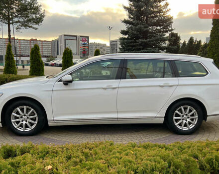 Белый Фольксваген Пассат, объемом двигателя 1.97 л и пробегом 205 тыс. км за 17500 $, фото 3 на Automoto.ua