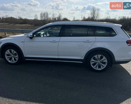 Белый Фольксваген Пассат, объемом двигателя 2 л и пробегом 205 тыс. км за 22200 $, фото 12 на Automoto.ua