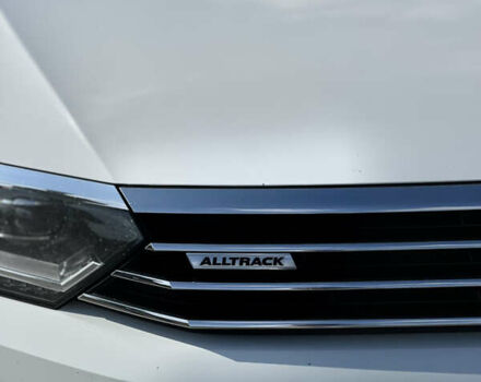 Белый Фольксваген Пассат, объемом двигателя 2 л и пробегом 205 тыс. км за 22200 $, фото 6 на Automoto.ua