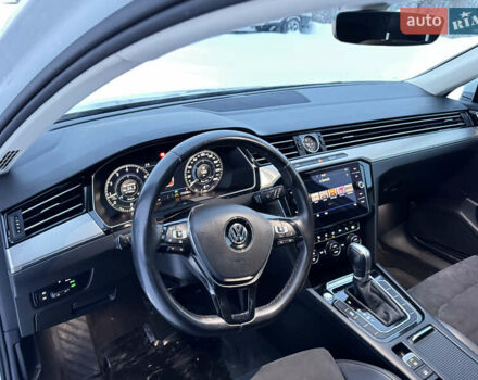 Білий Фольксваген Пассат, об'ємом двигуна 1.8 л та пробігом 171 тис. км за 16500 $, фото 12 на Automoto.ua