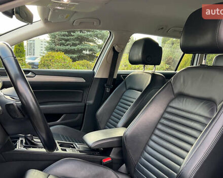 Белый Фольксваген Пассат, объемом двигателя 1.97 л и пробегом 205 тыс. км за 17500 $, фото 8 на Automoto.ua