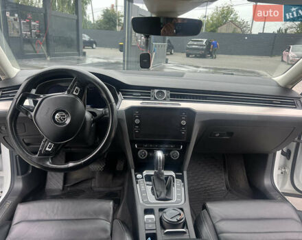 Білий Фольксваген Пассат, об'ємом двигуна 1.97 л та пробігом 260 тис. км за 20000 $, фото 9 на Automoto.ua