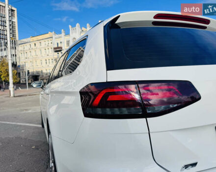 Белый Фольксваген Пассат, объемом двигателя 1.97 л и пробегом 275 тыс. км за 16499 $, фото 22 на Automoto.ua