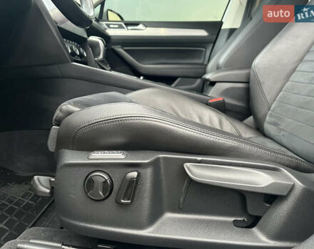 Белый Фольксваген Пассат, объемом двигателя 1.97 л и пробегом 267 тыс. км за 17890 $, фото 49 на Automoto.ua