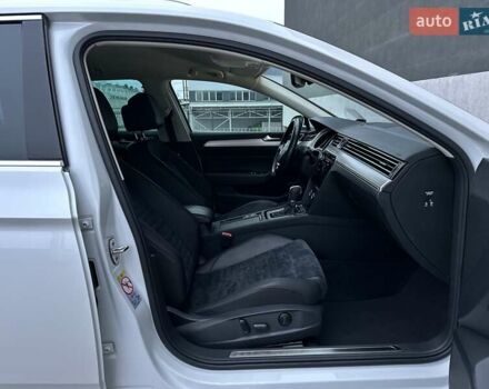 Білий Фольксваген Пассат, об'ємом двигуна 1.97 л та пробігом 239 тис. км за 19500 $, фото 53 на Automoto.ua