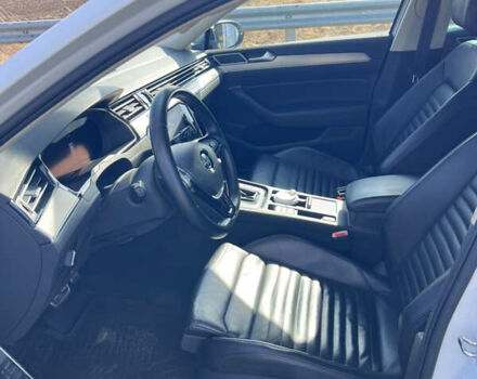 Белый Фольксваген Пассат, объемом двигателя 2 л и пробегом 205 тыс. км за 22200 $, фото 28 на Automoto.ua