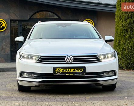 Белый Фольксваген Пассат, объемом двигателя 1.97 л и пробегом 205 тыс. км за 17500 $, фото 1 на Automoto.ua