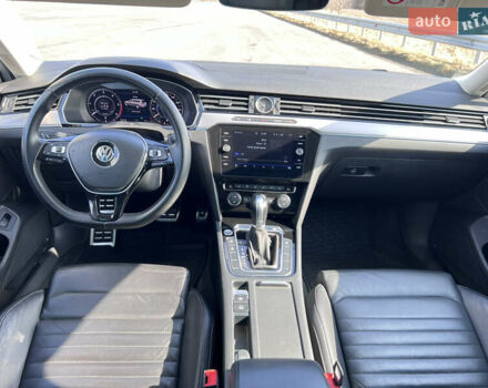 Белый Фольксваген Пассат, объемом двигателя 2 л и пробегом 205 тыс. км за 22200 $, фото 23 на Automoto.ua