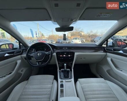 Белый Фольксваген Пассат, объемом двигателя 1.97 л и пробегом 235 тыс. км за 17500 $, фото 18 на Automoto.ua