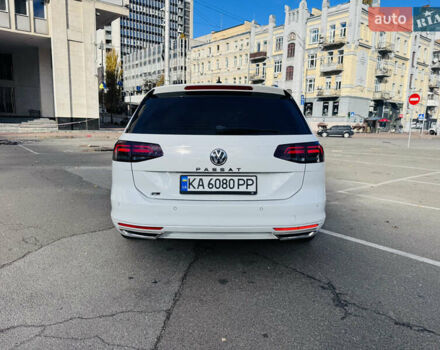 Белый Фольксваген Пассат, объемом двигателя 1.97 л и пробегом 275 тыс. км за 16499 $, фото 24 на Automoto.ua
