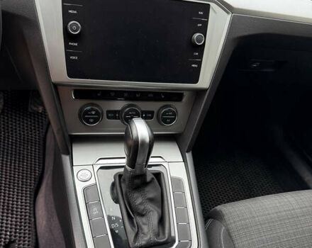 Белый Фольксваген Пассат, объемом двигателя 1.97 л и пробегом 188 тыс. км за 17550 $, фото 19 на Automoto.ua