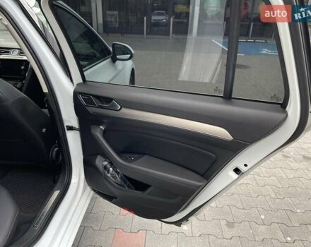 Білий Фольксваген Пассат, об'ємом двигуна 2 л та пробігом 181 тис. км за 18950 $, фото 24 на Automoto.ua