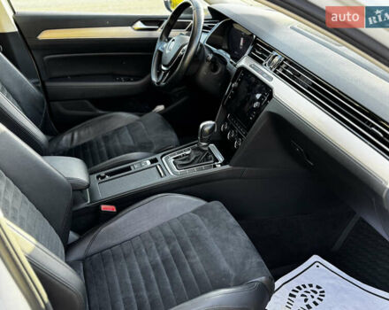 Белый Фольксваген Пассат, объемом двигателя 1.8 л и пробегом 170 тыс. км за 16500 $, фото 7 на Automoto.ua