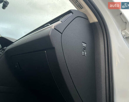 Белый Фольксваген Пассат, объемом двигателя 1.97 л и пробегом 267 тыс. км за 17890 $, фото 79 на Automoto.ua