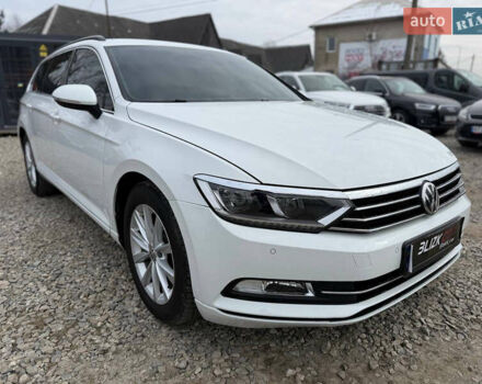 Белый Фольксваген Пассат, объемом двигателя 1.97 л и пробегом 188 тыс. км за 17550 $, фото 6 на Automoto.ua